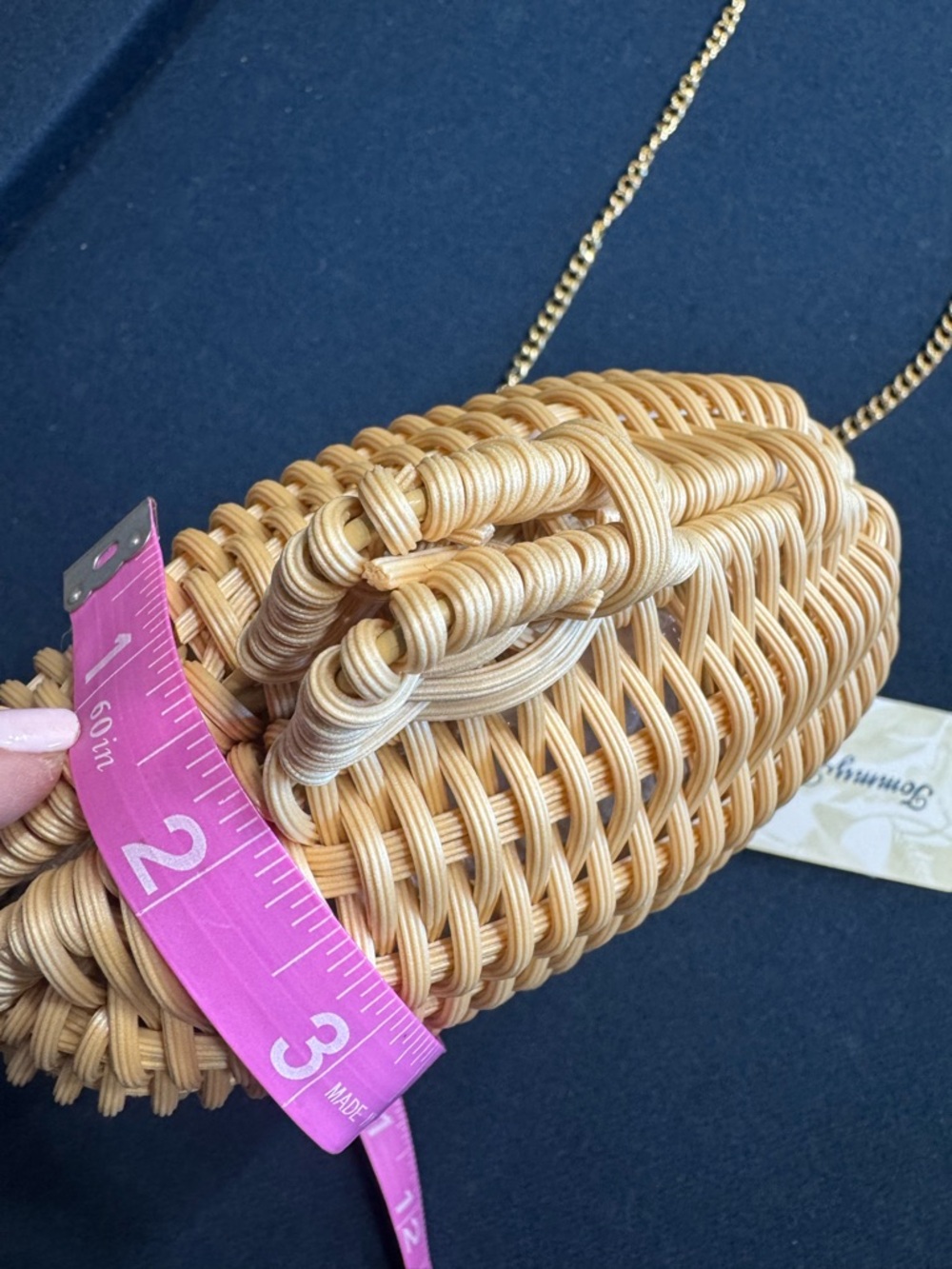 TOMMY BAHAMA Woven Fish Crossbody Bag-Natural Rattan with Gold Chain cute/clever - Picture 4 of 8